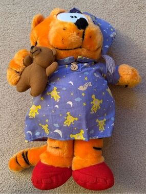 VTG Heathcliff Plush In Cap & Nightgown Purple Nanco Toy 12”